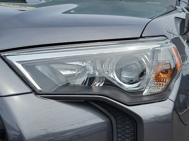 2023 Toyota 4Runner TRD Off-Road photo