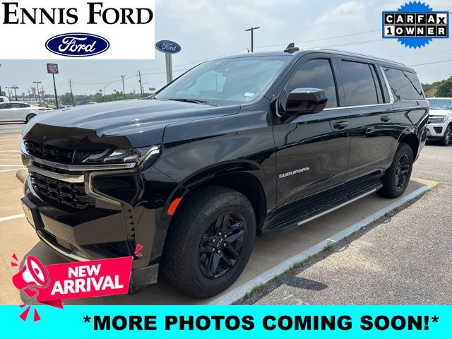 2022 Chevrolet Suburban LS photo