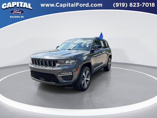 Used 2024 Gray Jeep Limited image 4