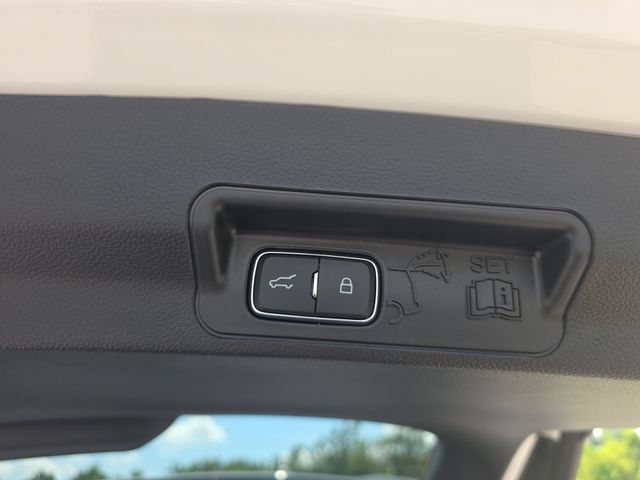 New 2026 Star White Metallic Tri-Coat Ford Tremor® image 15