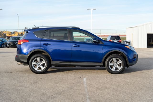 2015 Toyota RAV4 XLE 8