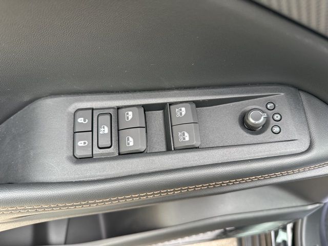 2026 Jeep Cherokee Limited - diamond black crystal pearlcoat exterior view 11