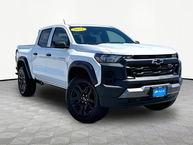 Summit White 2024 Chevrolet Colorado Pickup Truck Four-Wheel Drive 8-Speed Automatic