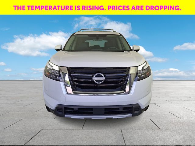 Used 2025 Nissan Pathfinder SUV