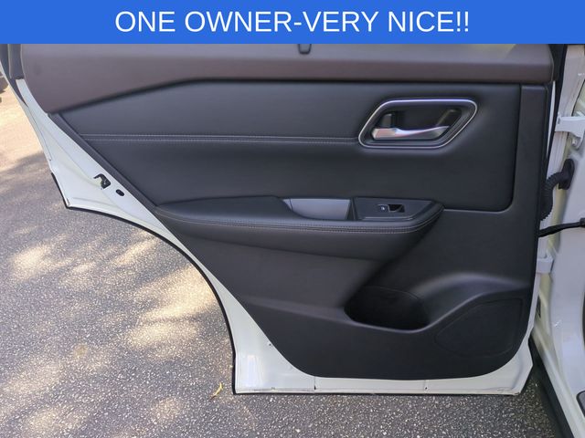 Used 2023 White Nissan Platinum image 29