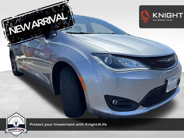 used 2020 Chrysler Pacifica Hybrid car, priced at $25,940