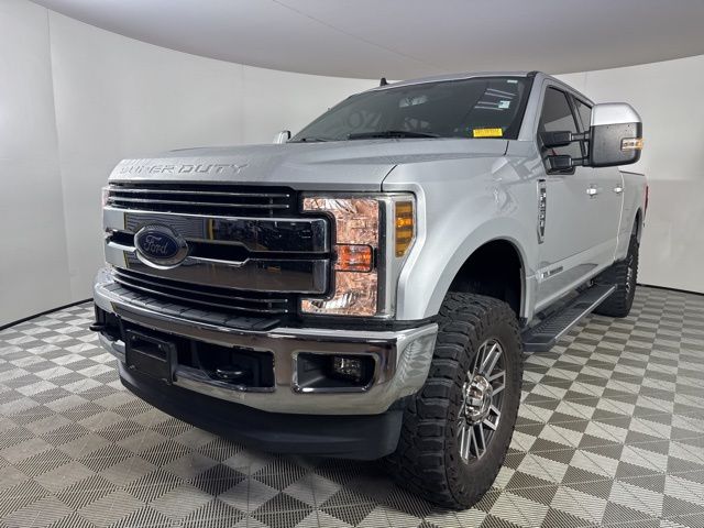 2019 Ingot Silver Metallic Ford Super Duty F-250 SRW Lariat 4X4 Truck