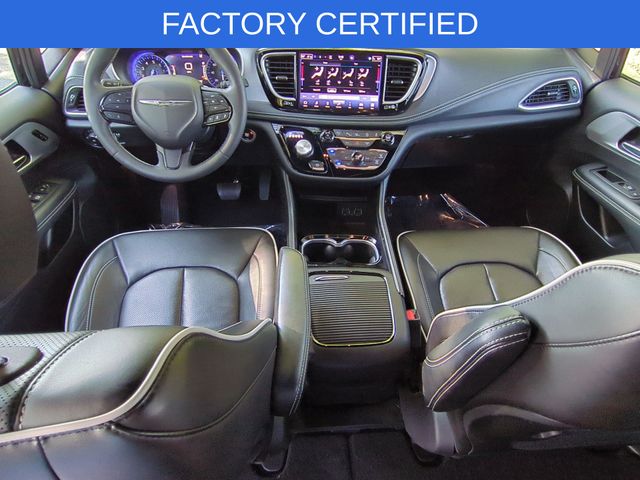 Used 2025 Black Chrysler Limited image 32