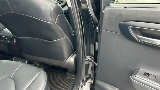 Used 2021 Toyota Highlander Hybrid SUV