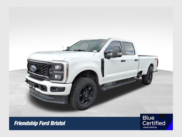 Oxford White 2024 Ford F-250 Super Duty Pickup Truck Four-Wheel Drive Automatic