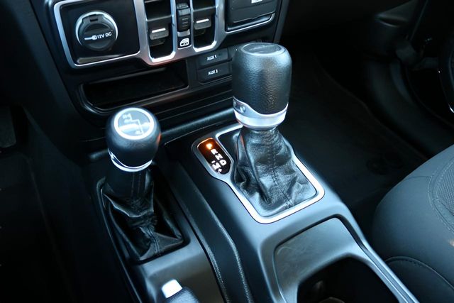 Used Car 2022 Jeep Gladiator  Willys For Sale Under $40,000 In Austin, Texas