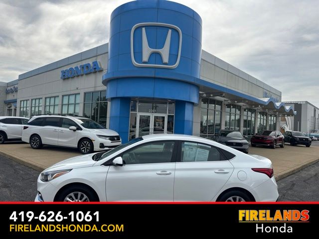 Frost White Pearl 2022 Hyundai Accent Sedan Front-Wheel Drive Continuously Variable Transmission