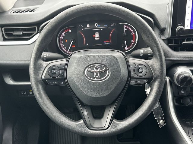 2024 Toyota RAV4 LE 8