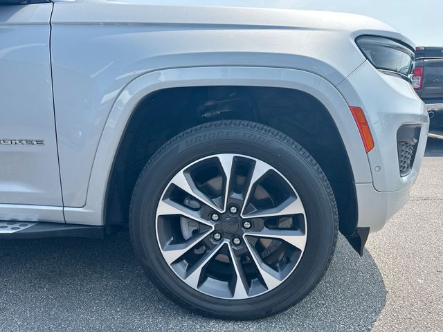Certified Used 2023 Silver Jeep Overland image 12