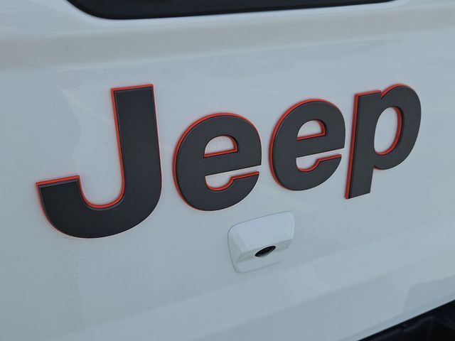 New 2026 White/off-white Jeep Mojave image 27