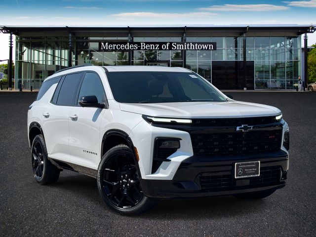 White (Iridescent Pearl Tricoat) 2025 Chevrolet Traverse SUV / Crossover Four-Wheel Drive 8-Speed Automatic