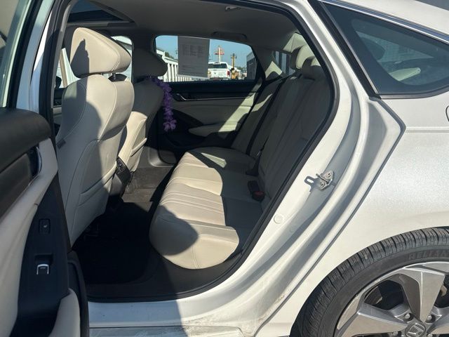 2018 White Honda Accord Touring FWD Sedan