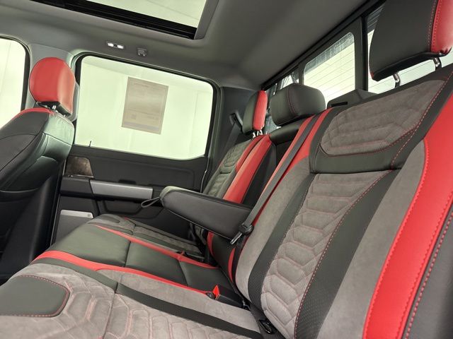 2025 Avalanche Ford Super Duty F-250 SRW Lariat 4X4 Truck