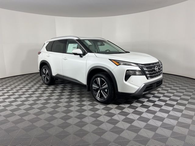 2025 Everest White Pearl Nissan Rogue SL FWD SUV