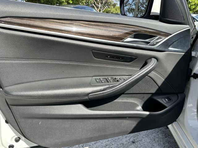 2020 BMW 530i - $21,077