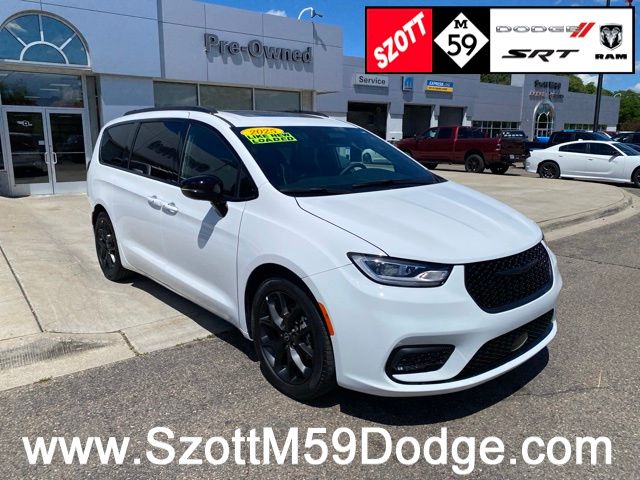 Bright White Clearcoat 2025 Chrysler Pacifica Minivan Front-Wheel Drive 9-Speed Automatic