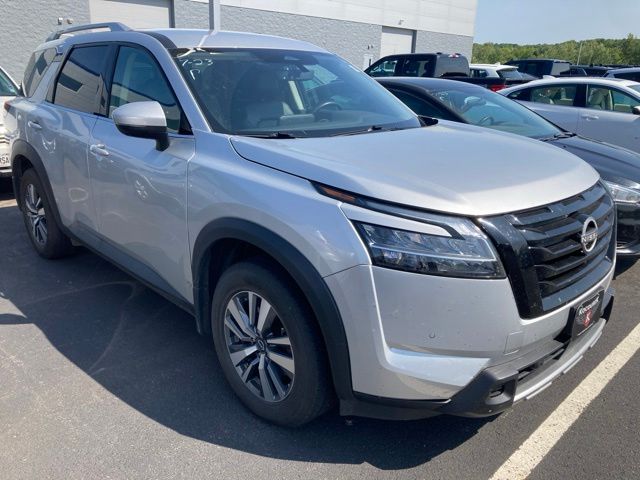 2024 Nissan Pathfinder SL 4WD