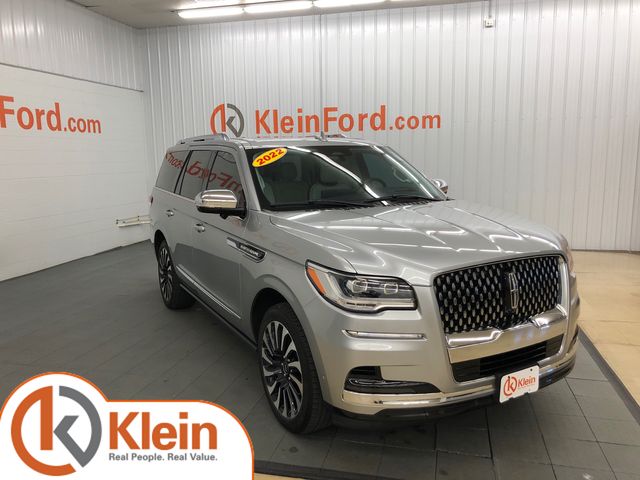 Silver Radiance Metallic Clearcoat 2022 Lincoln Navigator Black Label 4WD SUV / Crossover Four-Wheel Drive Automatic