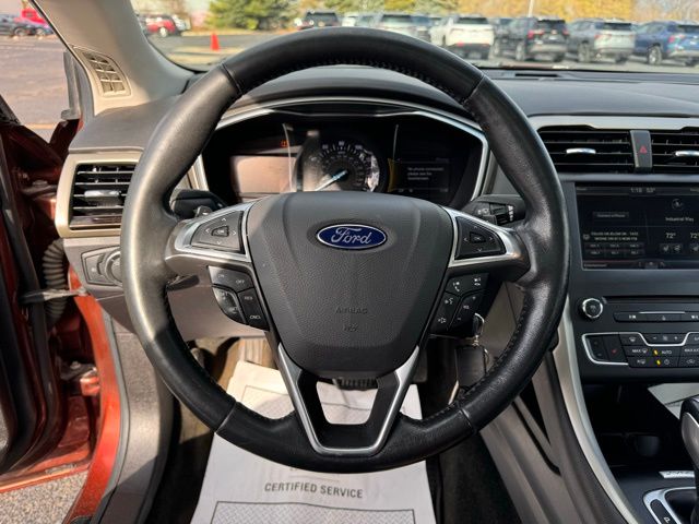 2016 Ford Fusion SE 17