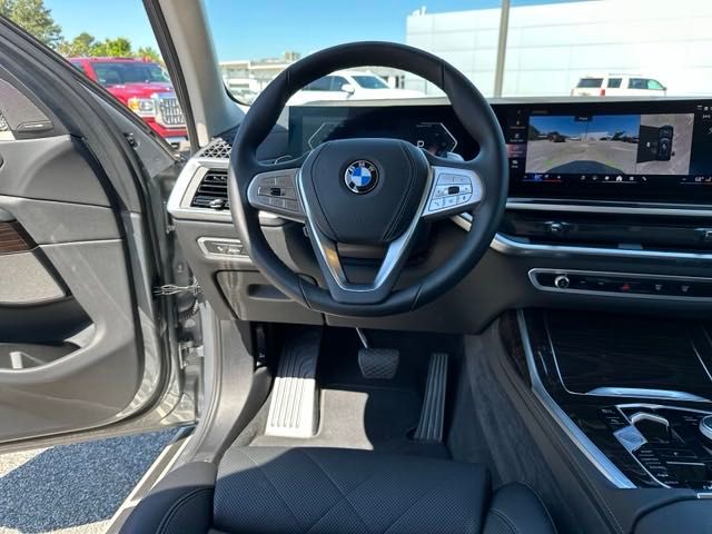 2024 BMW X7 xDrive40i 13