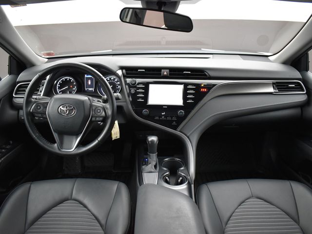 2020 Toyota Camry SE 24