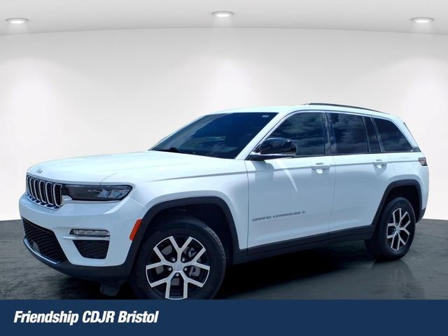 Bright White Clearcoat 2025 Jeep Grand Cherokee SUV / Crossover Four-Wheel Drive 8-Speed Automatic
