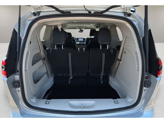 Used 2024 Silver Chrysler Touring L image 31