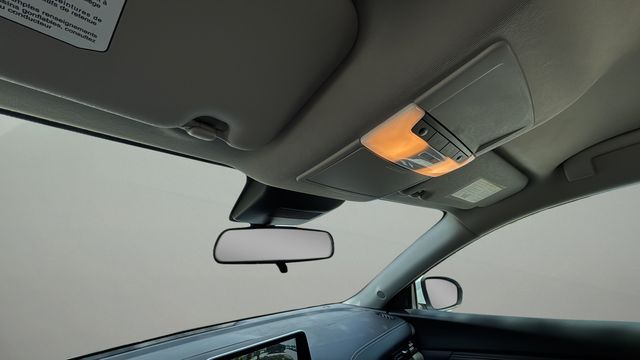 Used 2025 White Nissan SV image 27