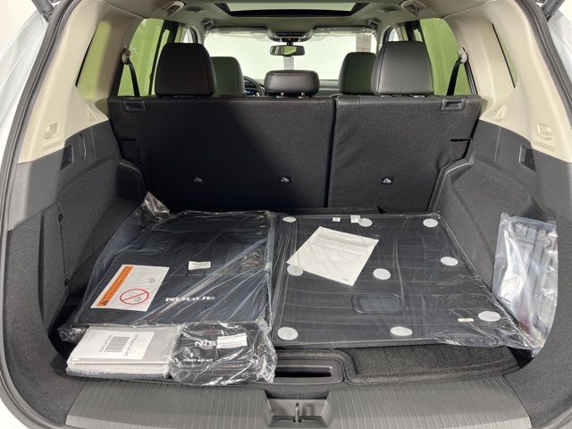 2025 Everest White Pearl Nissan Rogue Platinum FWD SUV