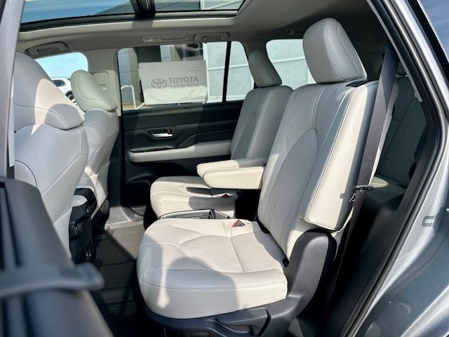 2026 Toyota Grand Highlander Limited - 10