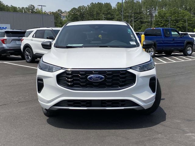 2024 Ford Escape ST-Line 2