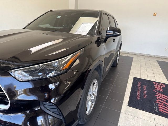 2022 Toyota Highlander L Brown at Bravo Nissan