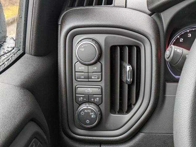 2025 Chevrolet Silverado 1500 Custom photo