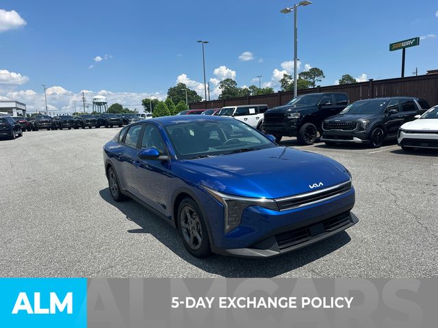 Used 2025 Blue Kia LXS image 3