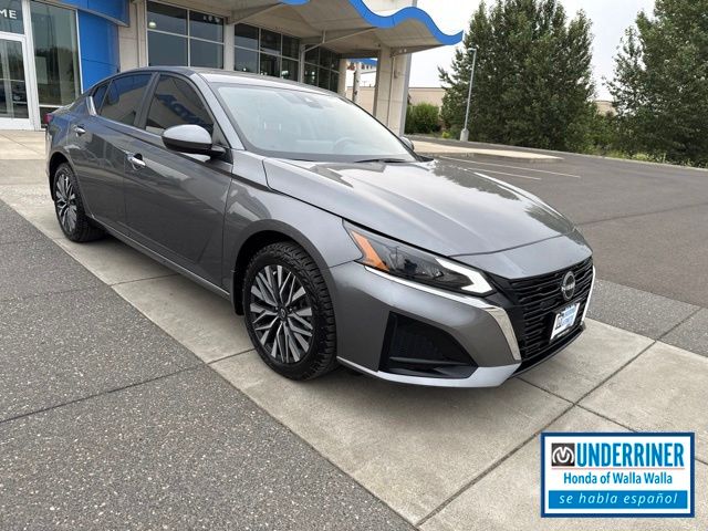 Gray (Gun Metallic) 2024 Nissan Altima Sedan All-Wheel Drive Continuously Variable Transmission