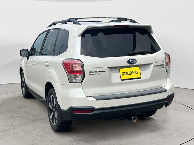 Used 2017 Crystal White Pearl Subaru 2.5i Premium image 7