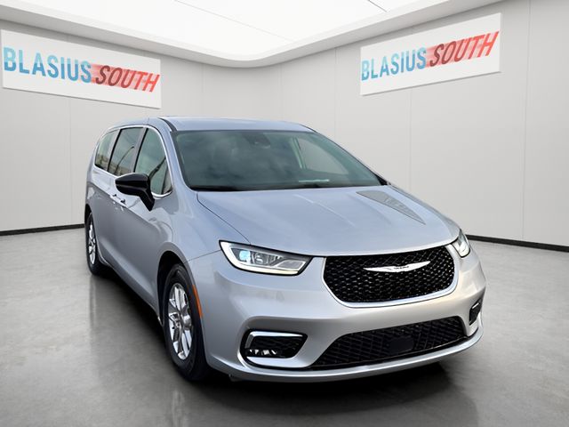 2024 Chrysler Pacifica Touring L FWD