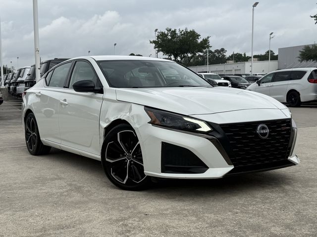 2023 Nissan Altima 2.5 SR White at Central Houston Nissan