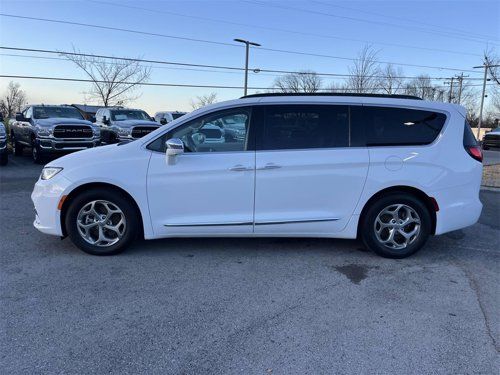 2022 Chrysler Pacifica Limited 3