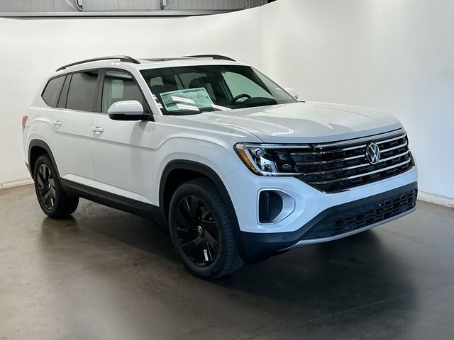 2026 Volkswagen Atlas 2.0T SE w/Technology White/off-white at Subaru and VW of Moon Township