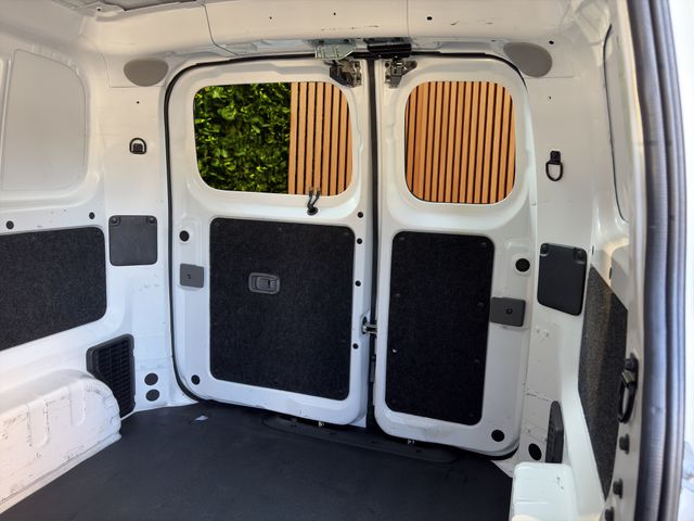 2020 Nissan NV200 Thumbnail