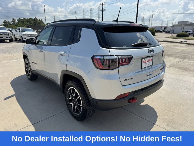 2025 Jeep Compass Trailhawk Silver at Community Kia