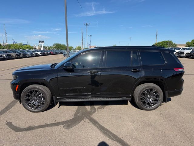2024 Diamond Black Crystal Pearlcoat Jeep Grand Cherokee L Summit 4X4 SUV