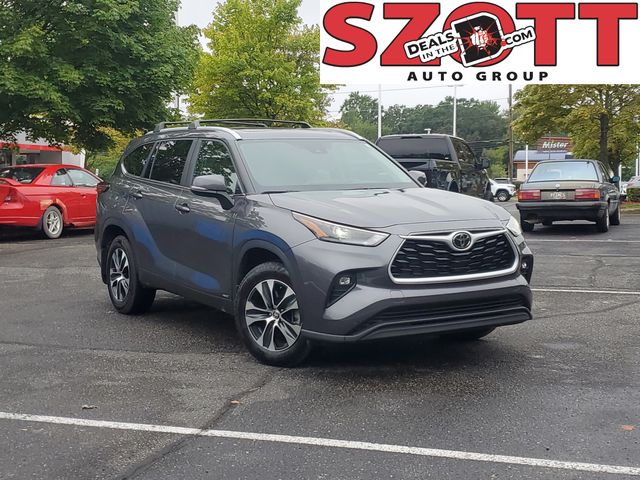  2025 Toyota Highlander Hybrid XLE AWD   