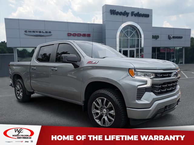 Sterling Gray Metallic 2024 Chevrolet Silverado 1500 Pickup Truck Four-Wheel Drive Automatic